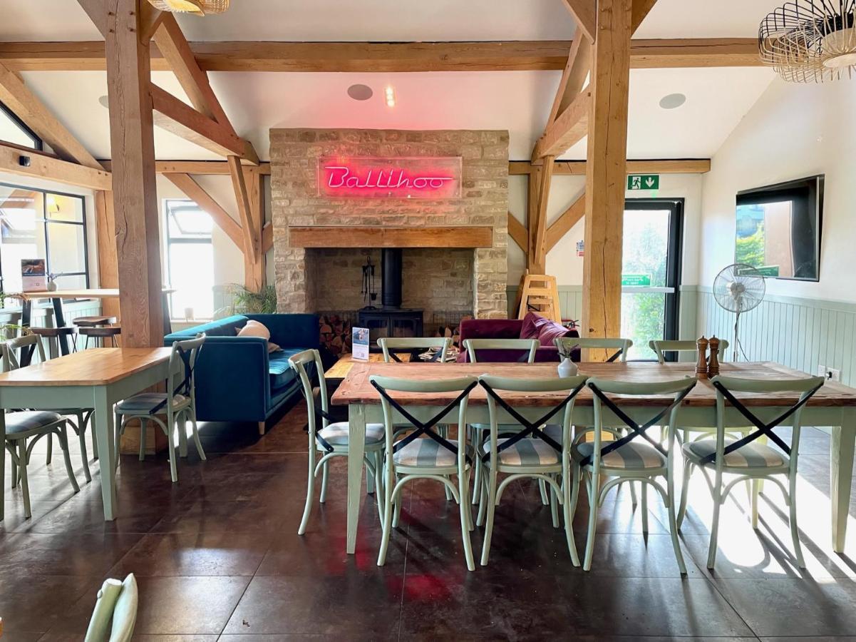 Cosy Cotswold Lodge By Your Home Here - Summer Sale For 3 Plus Nights - Ideal For Families With Log-Burner, Spa, Private Parking And Heated Swimming Pools Ashton Keynes Extérieur photo