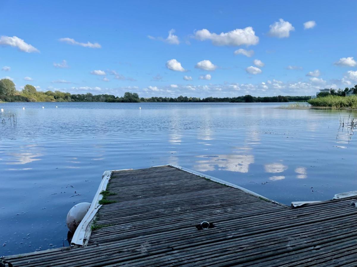 Cosy Cotswold Lodge By Your Home Here - Summer Sale For 3 Plus Nights - Ideal For Families With Log-Burner, Spa, Private Parking And Heated Swimming Pools Ashton Keynes Extérieur photo