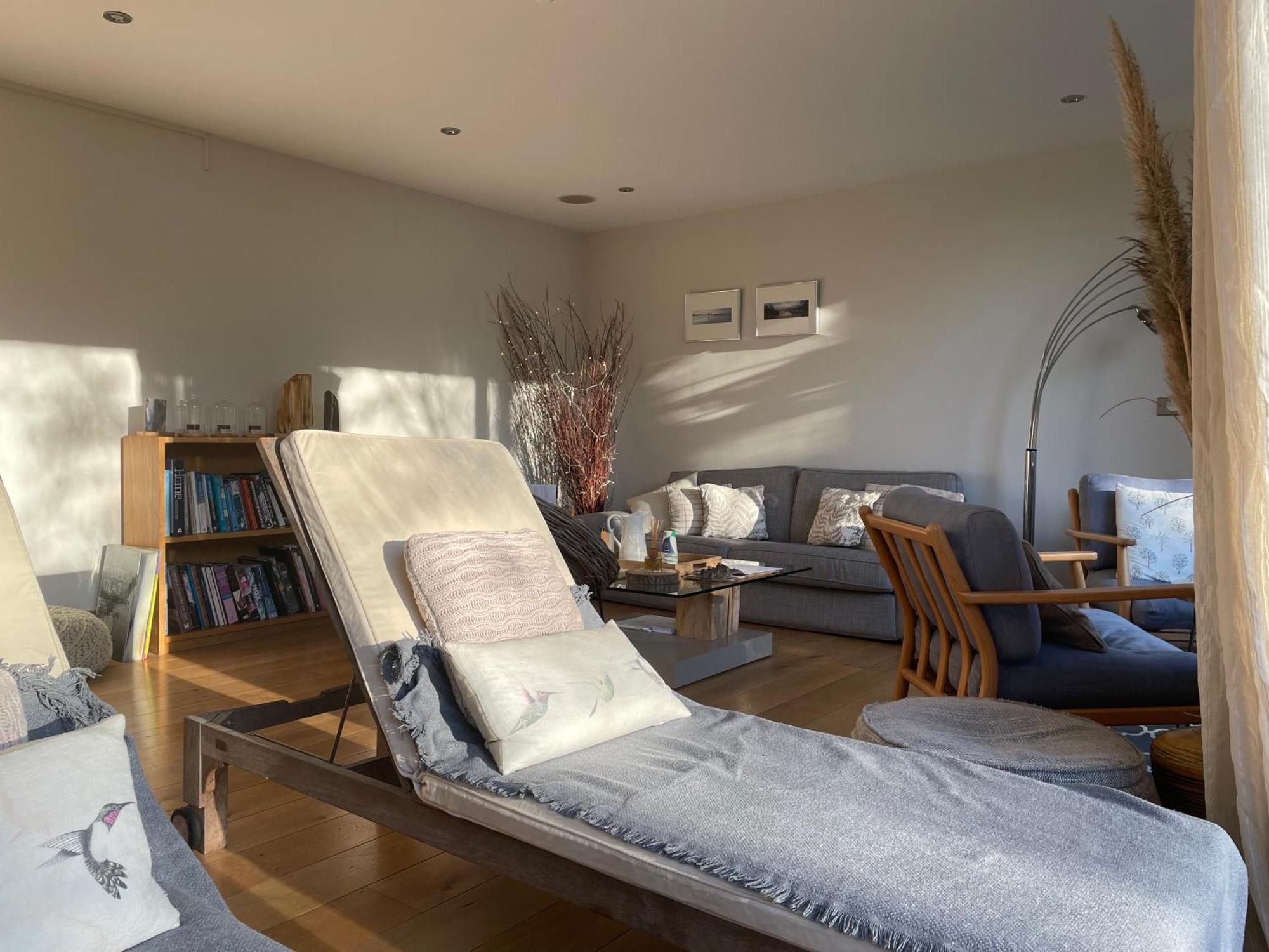 Cosy Cotswold Lodge By Your Home Here - Summer Sale For 3 Plus Nights - Ideal For Families With Log-Burner, Spa, Private Parking And Heated Swimming Pools Ashton Keynes Extérieur photo
